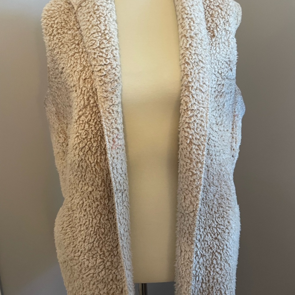 Love Tree Cream Hooded Sherpa Vest